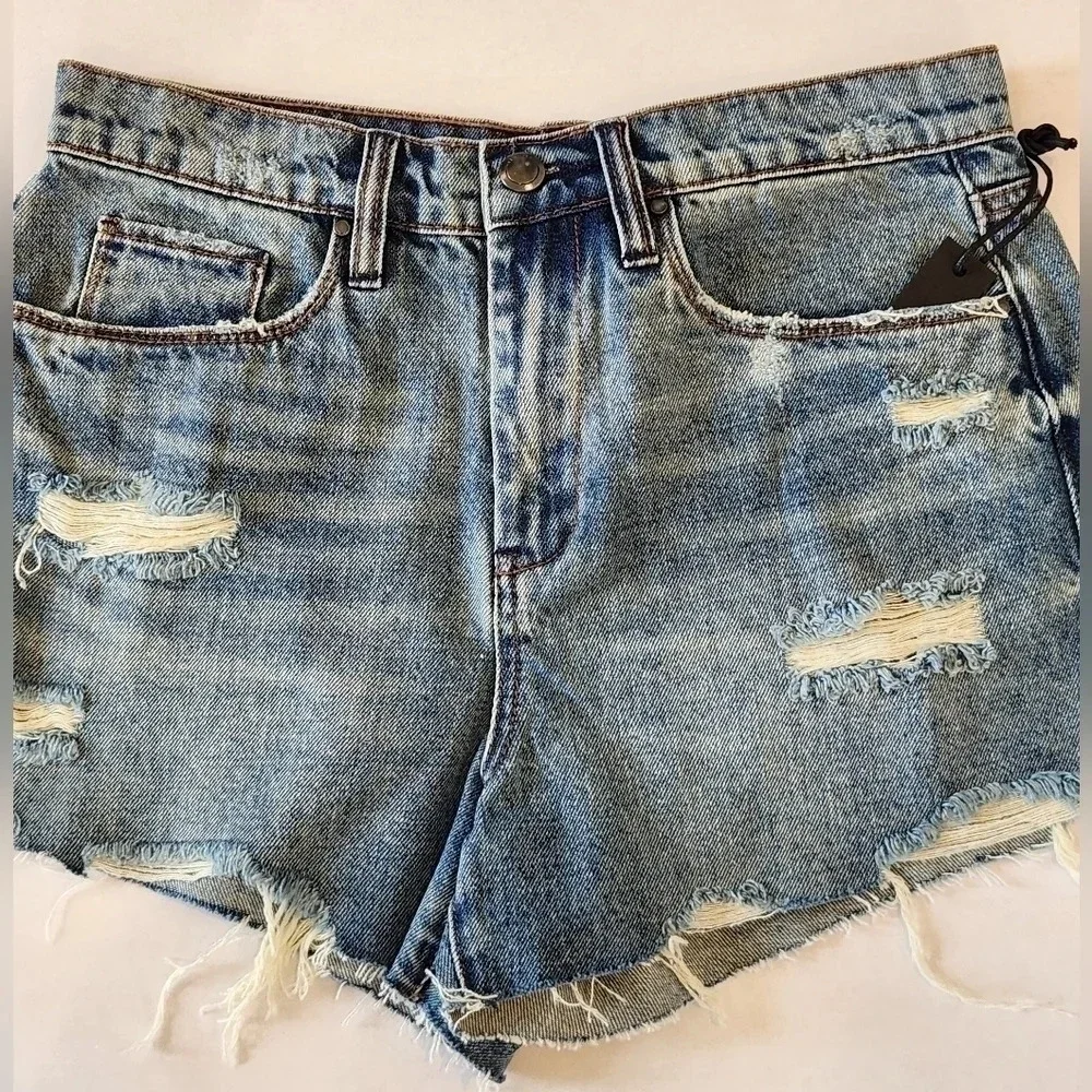 NWT || SILENT NEW YORK || cut off denim jeans